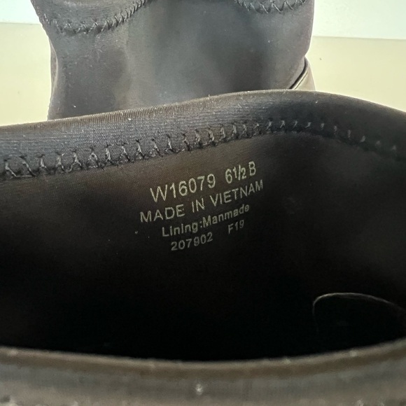 Cole Haan The Go-To Chelsea Boots in Neoprene and Leather, Black, size 6.5B - Picture 6 of 13